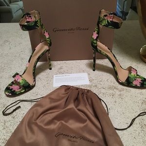NWB Gianvito Rossi 105 floral stilettos 38/8💋